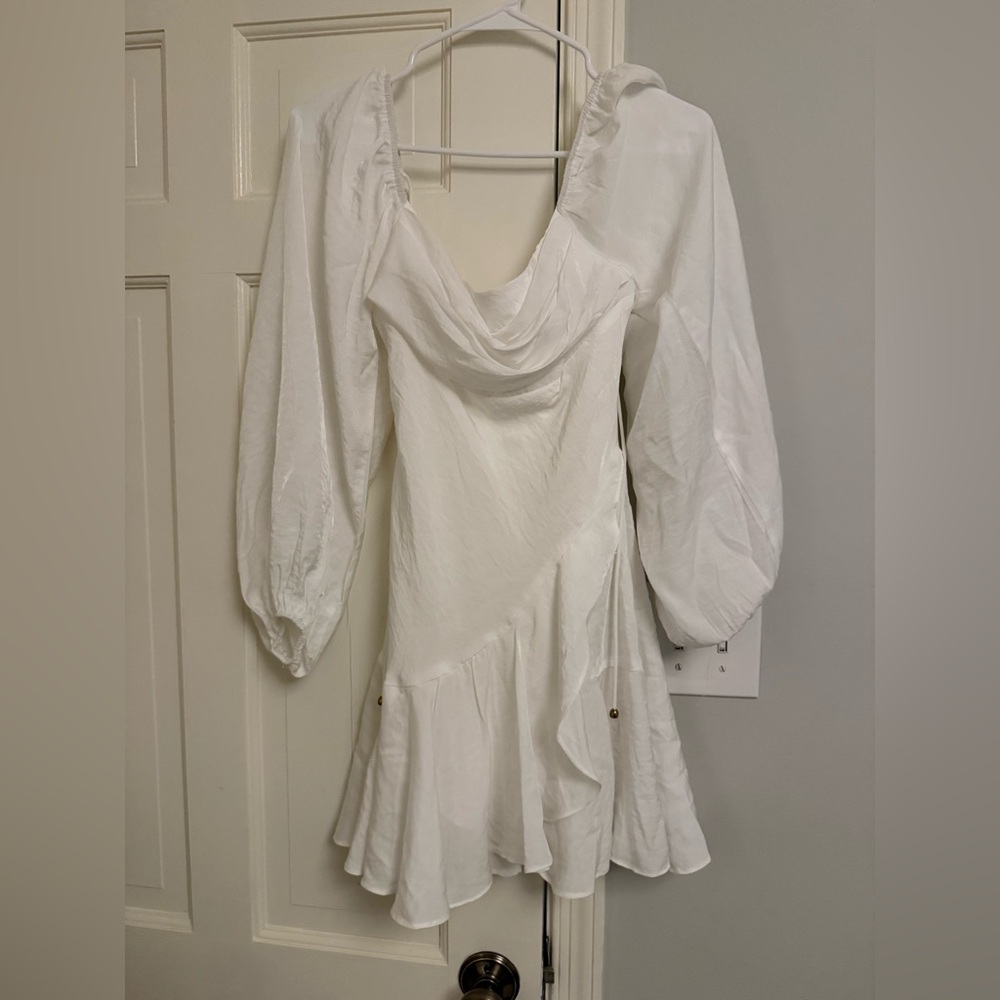 white longskeve mini dress